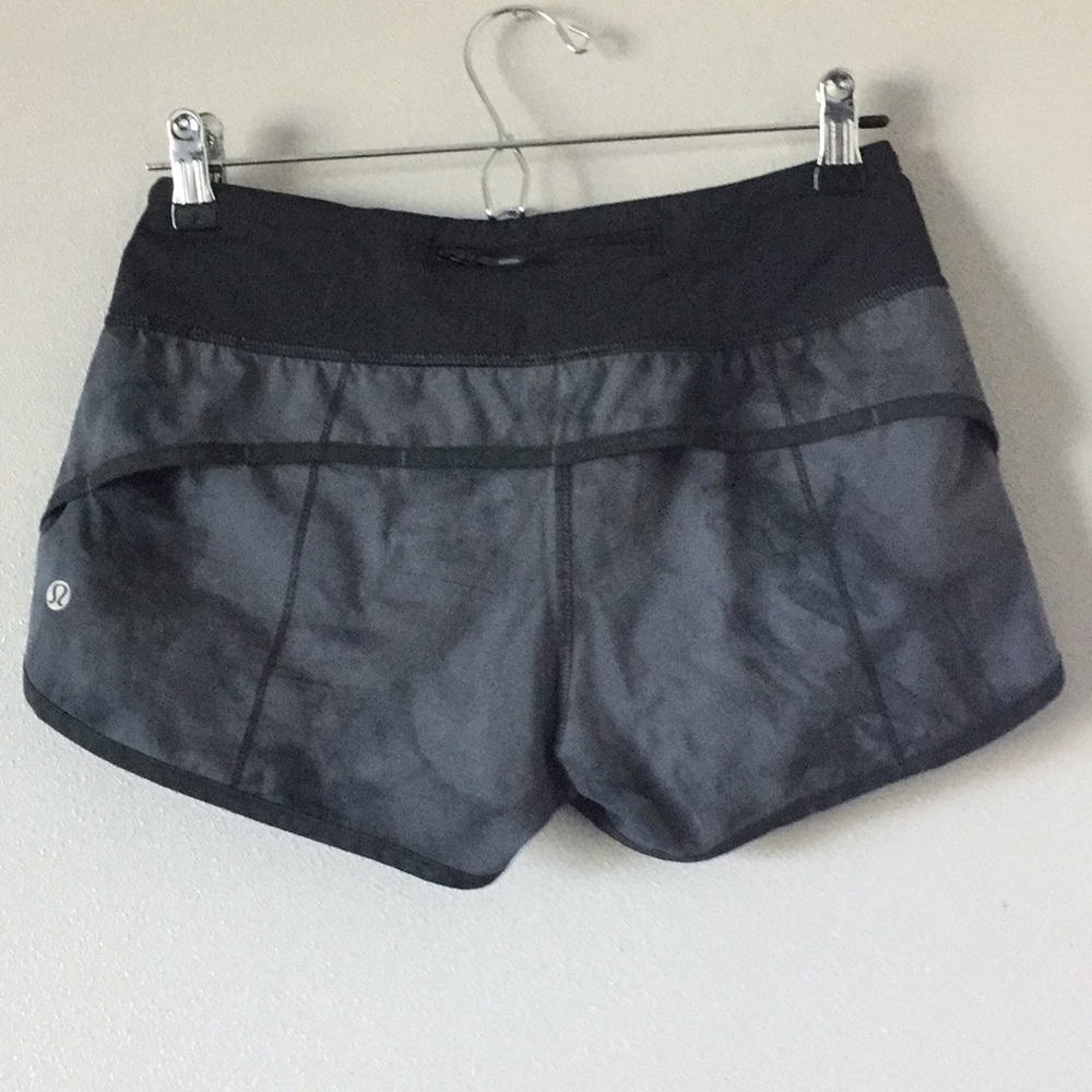 Lululemon Black Gray Marble 4 Speed Shorts 2.5